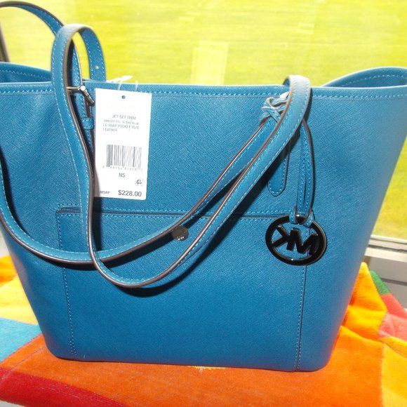 Michael Kors New Blue Saffiano Leather handbag - Picture 1 of 13